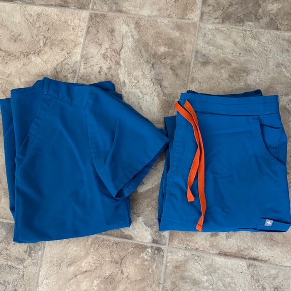 Women’s Figs Royal Blue Scrub Set - Picture 1 of 7